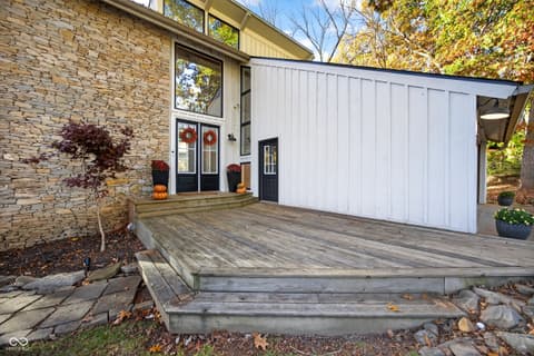 Photo of 9428 S Harbour Pointe Drive, Bloomington, IN