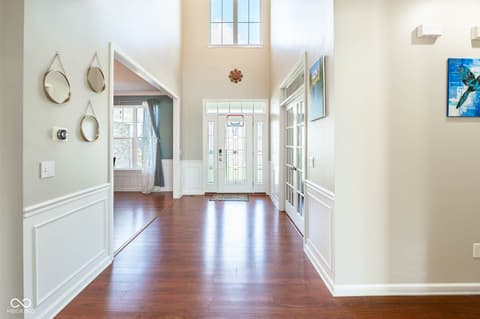 Foyer at 1325 Brentford Lane, Greenwood, IN