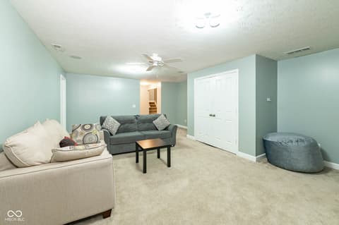 Photo of 1325 Brentford Lane, Greenwood, IN