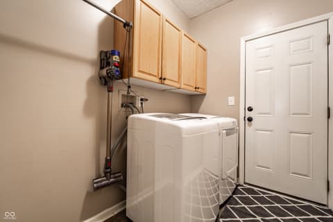 Laundry room at 1442 Labrot Court, Avon, IN