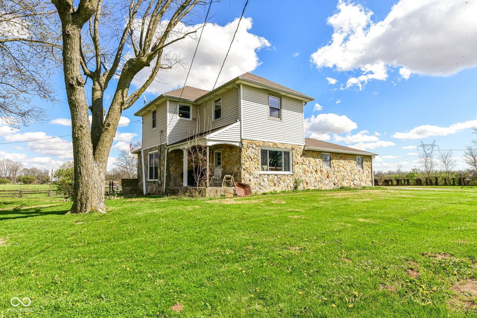 Front exterior at 4260 S Ridgeview Road, Anderson, IN
