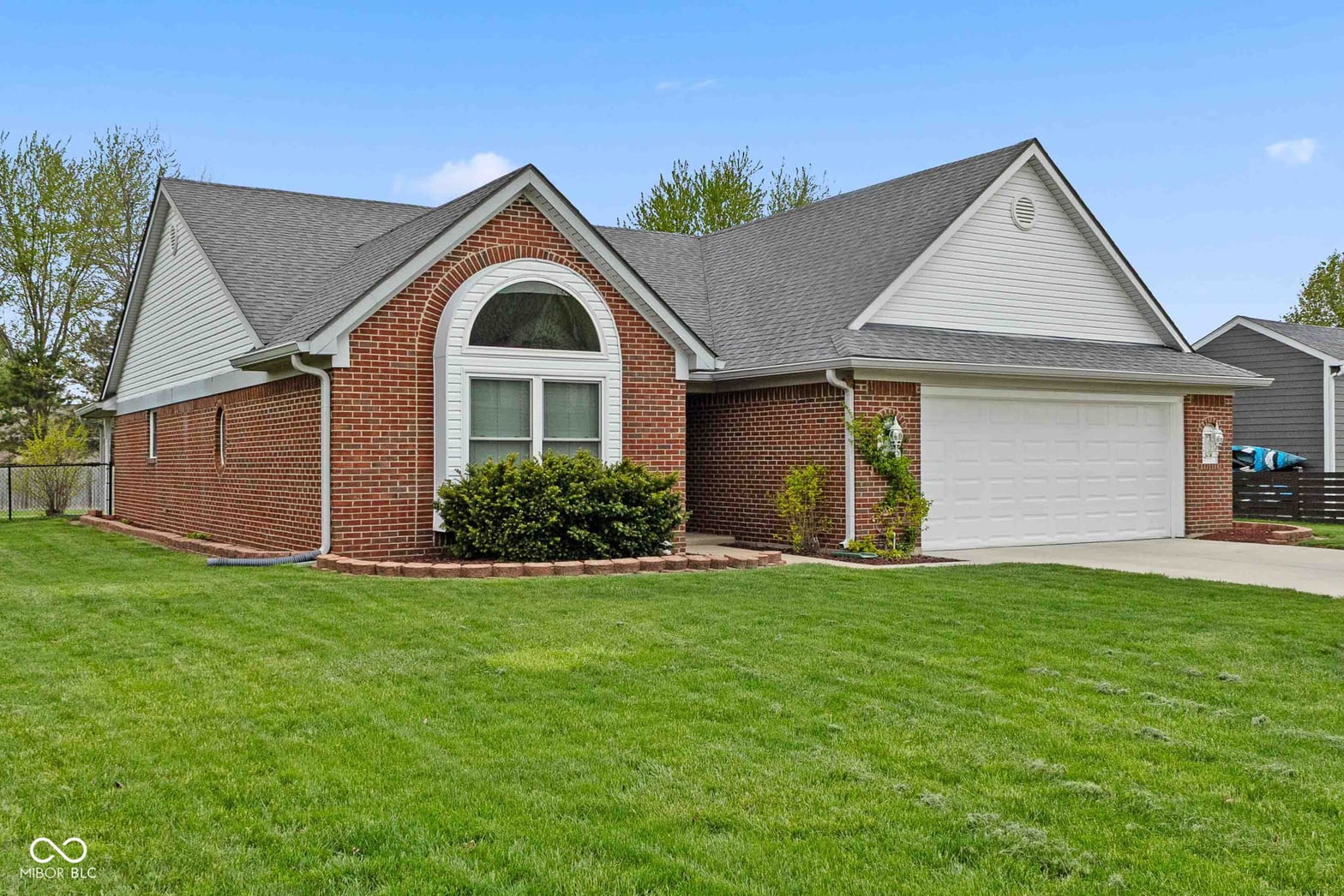 Front exterior at 4012 S Loganberry Court, New Palestine, IN