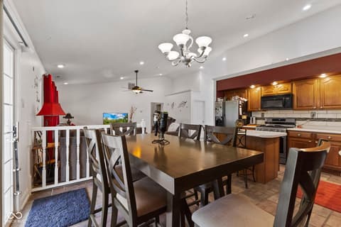 Dining room at 4012 S Loganberry Court, New Palestine, IN