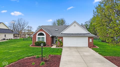 Front exterior at 4012 S Loganberry Court, New Palestine, IN