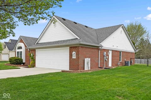 Front exterior at 4012 S Loganberry Court, New Palestine, IN