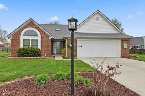 Front exterior at 4012 S Loganberry Court, New Palestine, IN