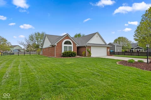 Front exterior at 4012 S Loganberry Court, New Palestine, IN
