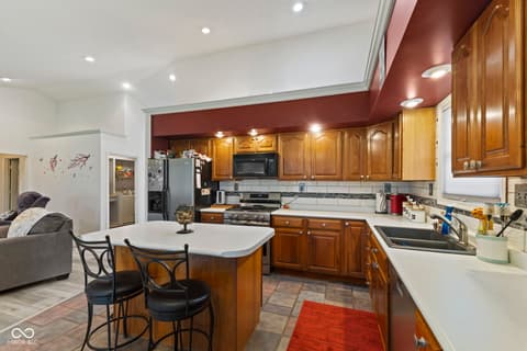 Kitchen at 4012 S Loganberry Court, New Palestine, IN