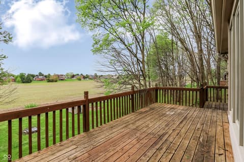Outdoor living area at 1076 Chipmunk Lane, Pendleton, IN