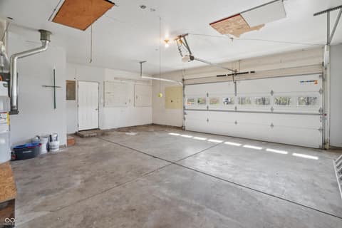 Garage at 10261 N Rooker Road, Mooresville, IN