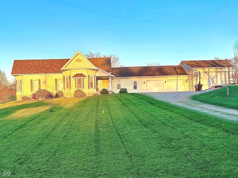 Front exterior at 15241 E Jackson Road, Hope, IN