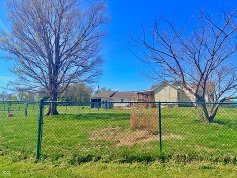 Yard at 15241 E Jackson Road, Hope, IN