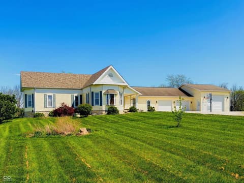 Front exterior at 15241 E Jackson Road, Hope, IN
