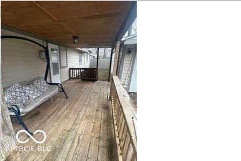 Outdoor living area at 708 Evans Street, Lebanon, IN