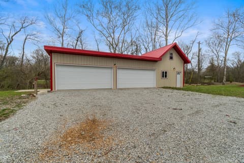 Garage at 118 N Huston Street, Ingalls, IN