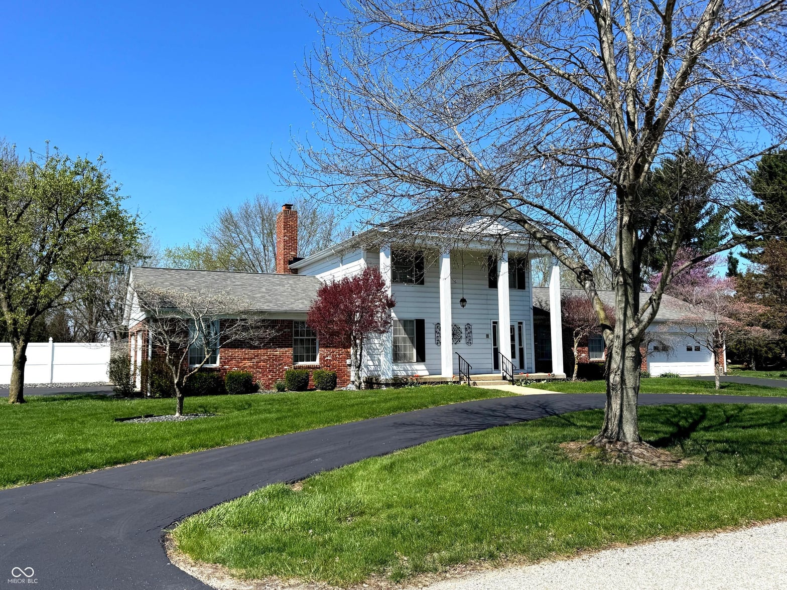 Front exterior at 353 E Rivercrest Drive, Rushville, IN