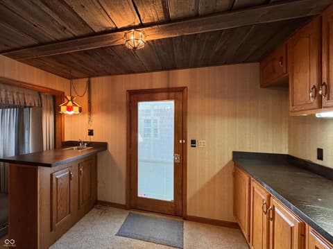 Bar — 353 E Rivercrest Drive, Rushville, IN