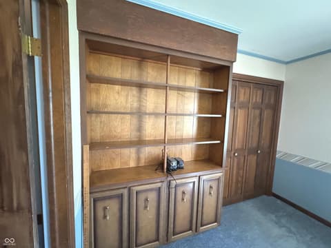 Den — 353 E Rivercrest Drive, Rushville, IN