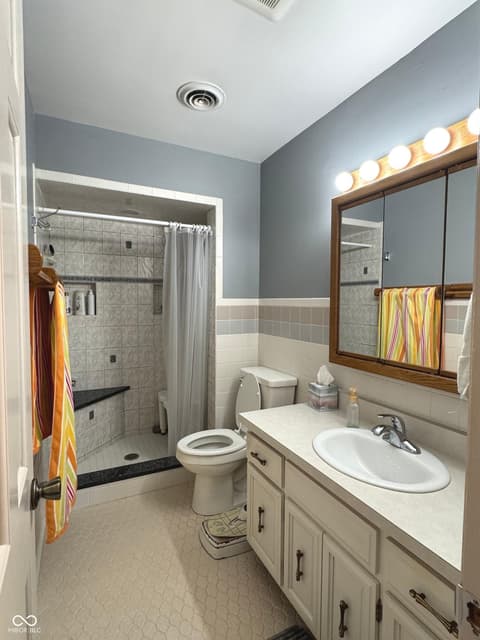 Primary bathroom at 353 E Rivercrest Drive, Rushville, IN