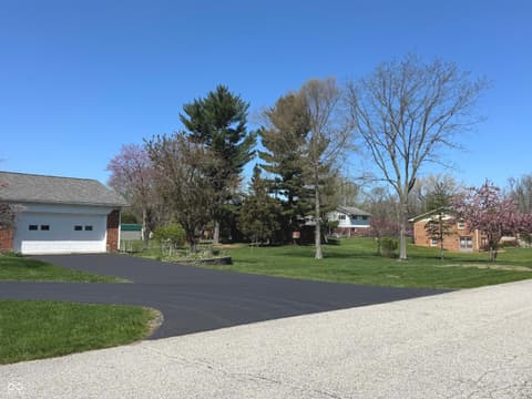 Garage at 353 E Rivercrest Drive, Rushville, IN
