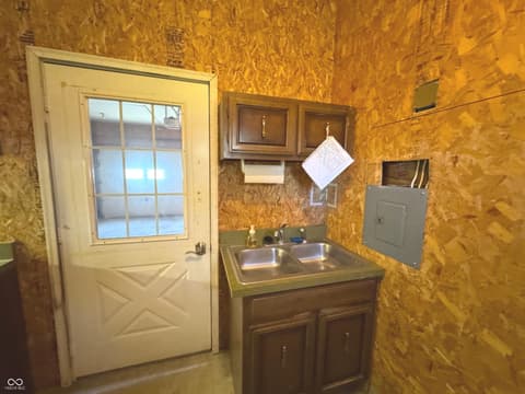 Workshop — 353 E Rivercrest Drive, Rushville, IN
