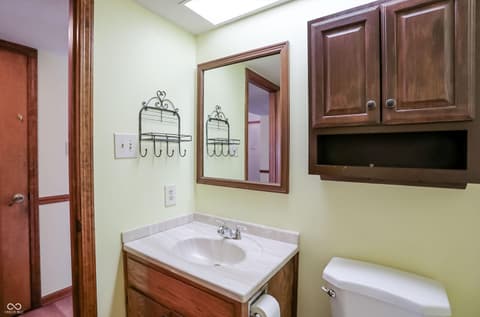 Photo of 35 Village Court, Zionsville, IN