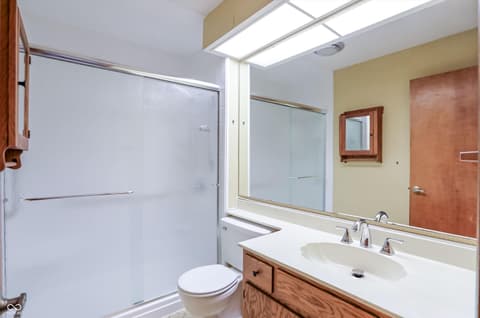 Photo of 35 Village Court, Zionsville, IN