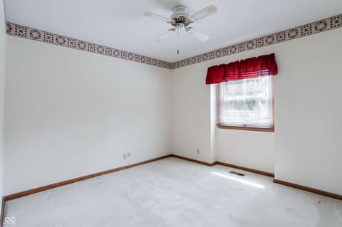 Photo of 35 Village Court, Zionsville, IN