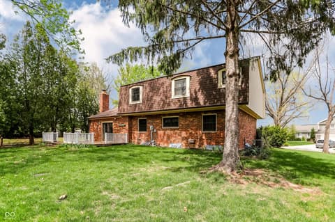 Photo of 35 Village Court, Zionsville, IN