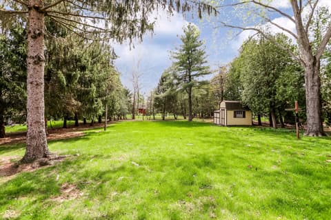 Photo of 35 Village Court, Zionsville, IN