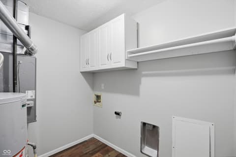 Photo of 7402 5 Points Road, Indianapolis, IN