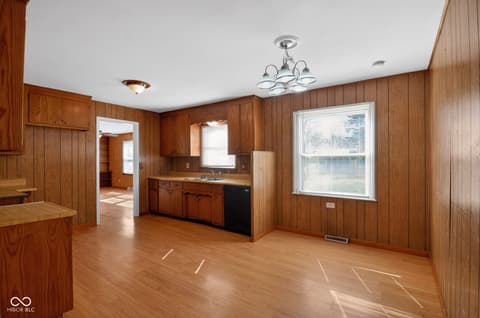 Photo of 802 Chapel Hill Road, Indianapolis, IN