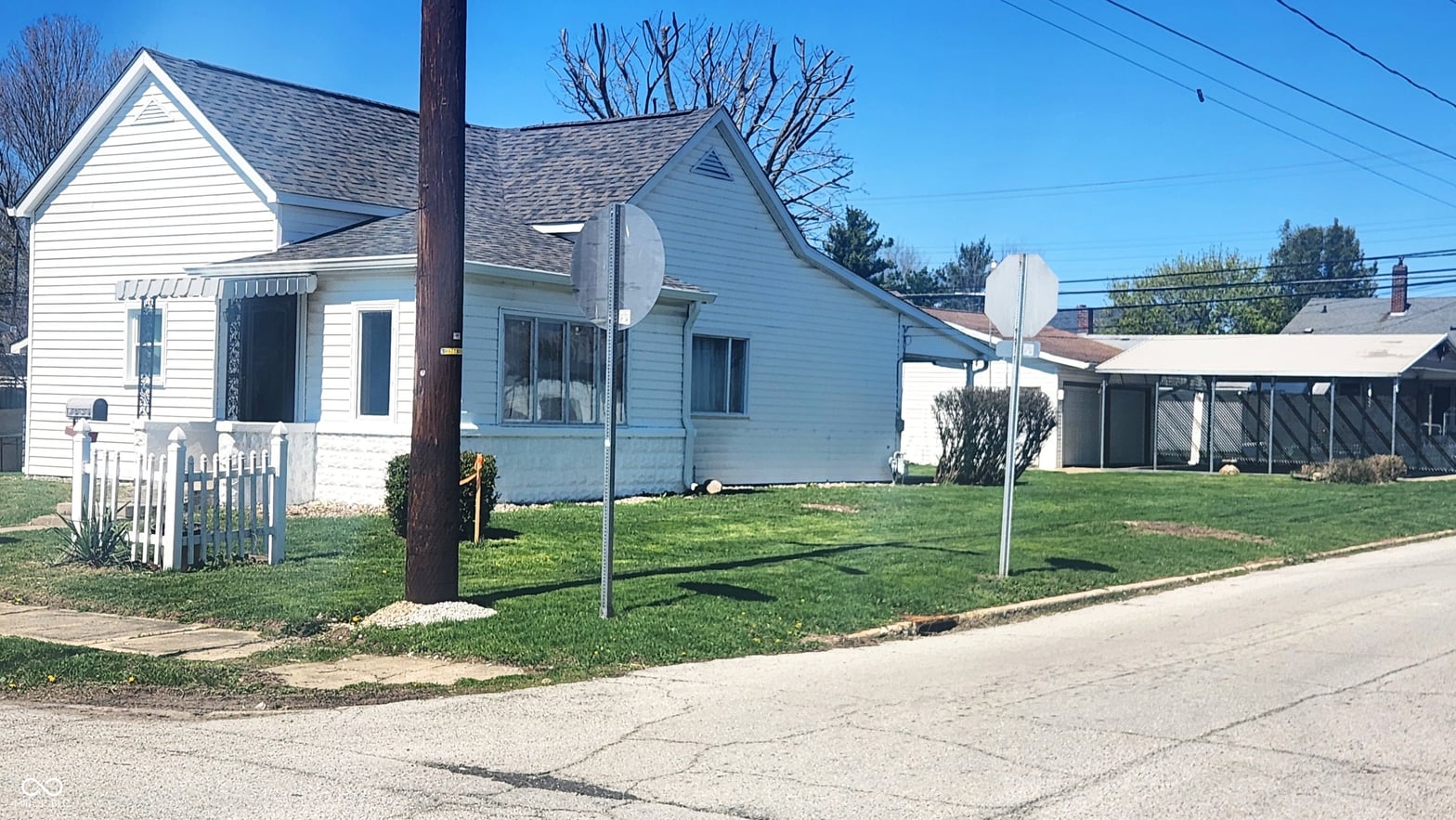 Front exterior at 820 S B Street, Elwood, IN