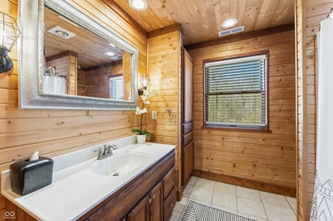 Photo of 12980 W Lake Road, Seymour, IN