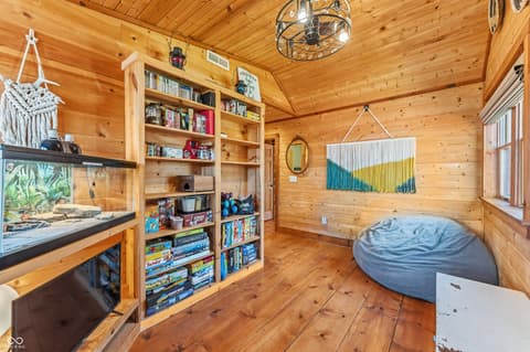 Photo of 12980 W Lake Road, Seymour, IN