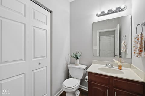 Photo of 2337 Colfax Lane, Indianapolis, IN