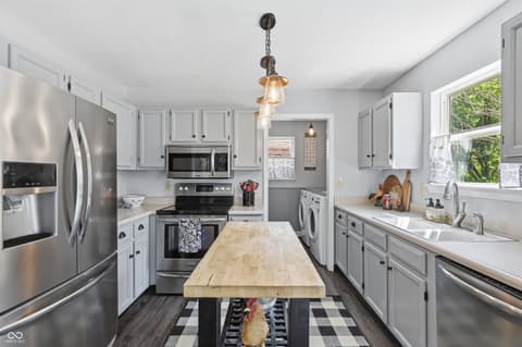 Photo of 7719 Cherrybark Drive, Indianapolis, IN