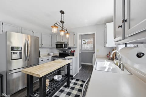 Photo of 7719 Cherrybark Drive, Indianapolis, IN