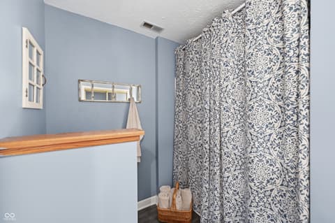 Photo of 7719 Cherrybark Drive, Indianapolis, IN