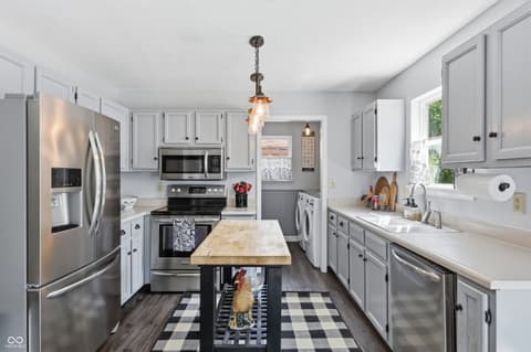 Photo of 7719 Cherrybark Drive, Indianapolis, IN