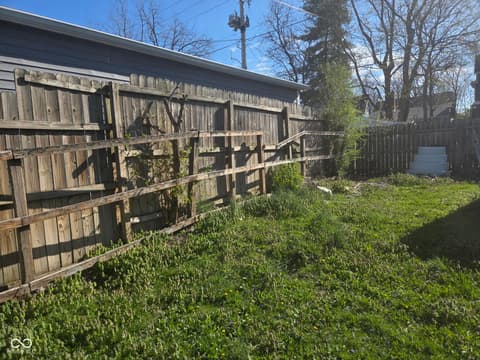 Yard at 1335 Union Street, Indianapolis, IN