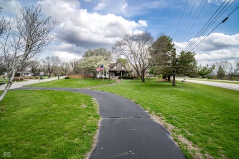 Parking — 3151 E 150 S, Franklin, IN