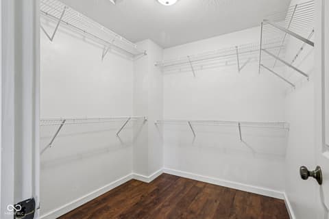 Walk In Closets — 707 Springwater Road, Kokomo, IN