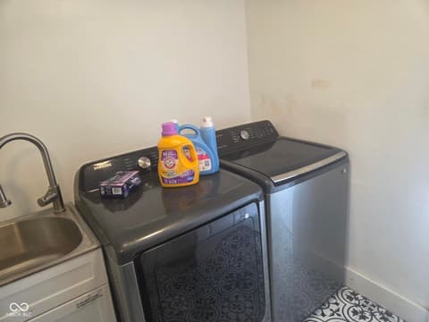 Laundry room at 1331 Union Street, Indianapolis, IN