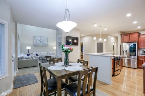 Photo of 11154 Turfgrass Way, Indianapolis, IN