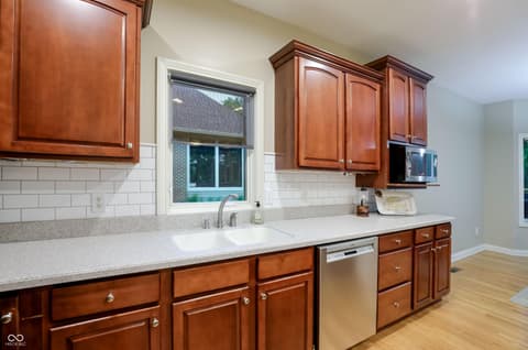 Photo of 11154 Turfgrass Way, Indianapolis, IN
