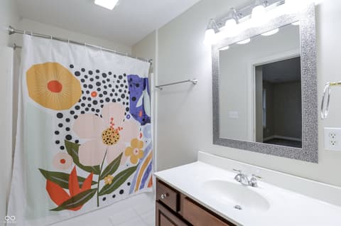 Photo of 11154 Turfgrass Way, Indianapolis, IN