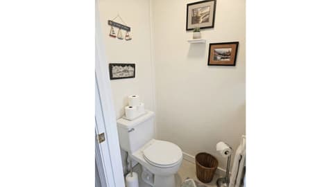 Bathroom at 3259 W Vacation Way, Albion, IN