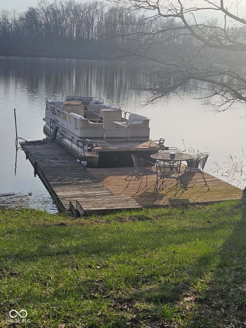 Dock — 3259 W Vacation Way, Albion, IN