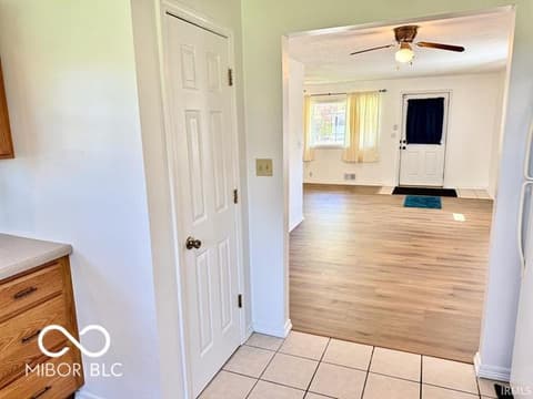 Foyer at 3509 N Reserve Street, Muncie, IN